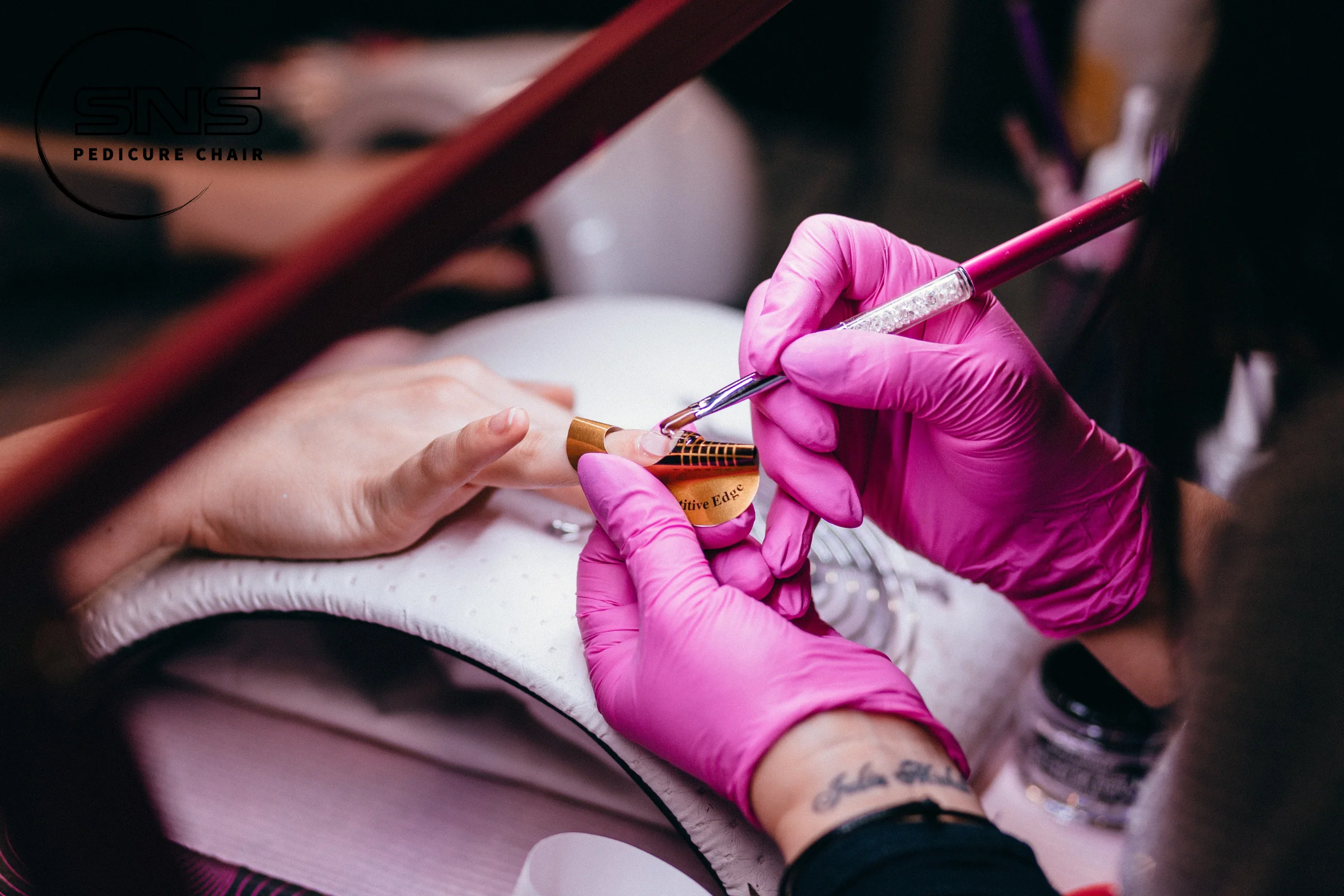 Sức Khỏe Nghề Nghiệp Và Xu Hướng Công Nghệ Mới Trong Ngành Nail