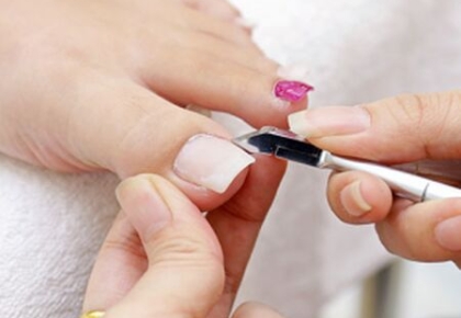 Nên Học Nail Ở Trung Tâm Hay Tiệm Nail? Góc Nhìn Thực Tế