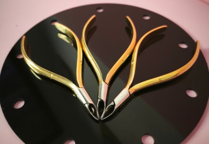 Thợ Nail Giỏi Nhưng Vẫn Mất Khách? Nguyên Nhân Có Thể Đến Từ Cây Kềm Bạn Đang Dùng