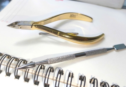 Kềm Cắt Da Thép C45 Có Tốt Không? Ưu Nhược Điểm Và Lý Do Được Thợ Nail Chuyên Nghiệp Ưa Chuộng