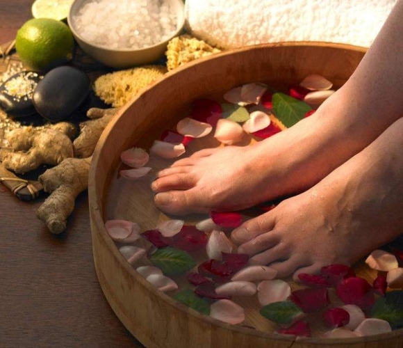 Da chân khô thô ráp: Nguyên nhân và cách làm da chân mịn màng, hồng hào tự nhiên