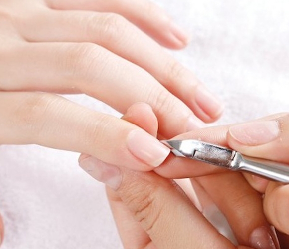 Da bao móng  sần sùi, khô cứng mất thẩm mỹ – Giải pháp xử lý an toàn với kềm nail chất lượng cao