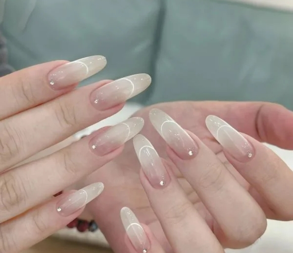 Nail Ombre Nude – Trắng Sữa (Baby Boomer): Kiểu Nail Thanh Lịch Chuẩn Salon Hàn Quốc