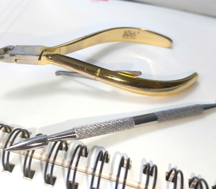 Kềm Cắt Da Thép C45 Có Tốt Không? Ưu Nhược Điểm Và Lý Do Được Thợ Nail Chuyên Nghiệp Ưa Chuộng