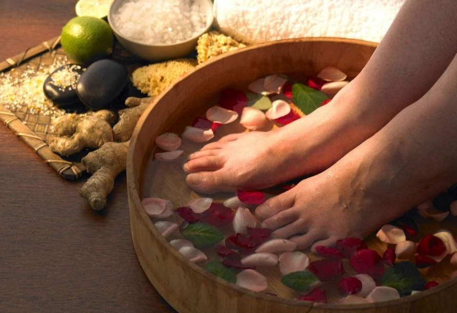 Da chân khô thô ráp: Nguyên nhân và cách làm da chân mịn màng, hồng hào tự nhiên