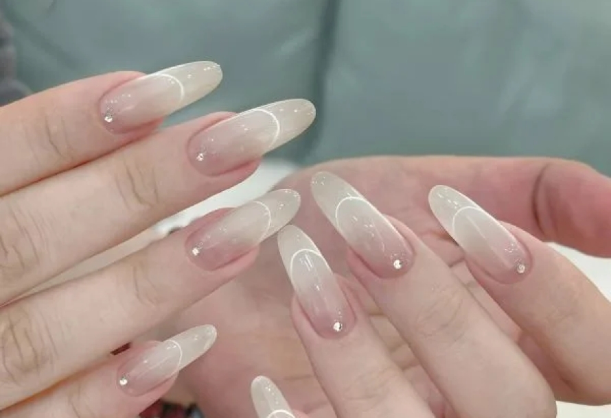 Nail Ombre Nude – Trắng Sữa (Baby Boomer): Kiểu Nail Thanh Lịch Chuẩn Salon Hàn Quốc