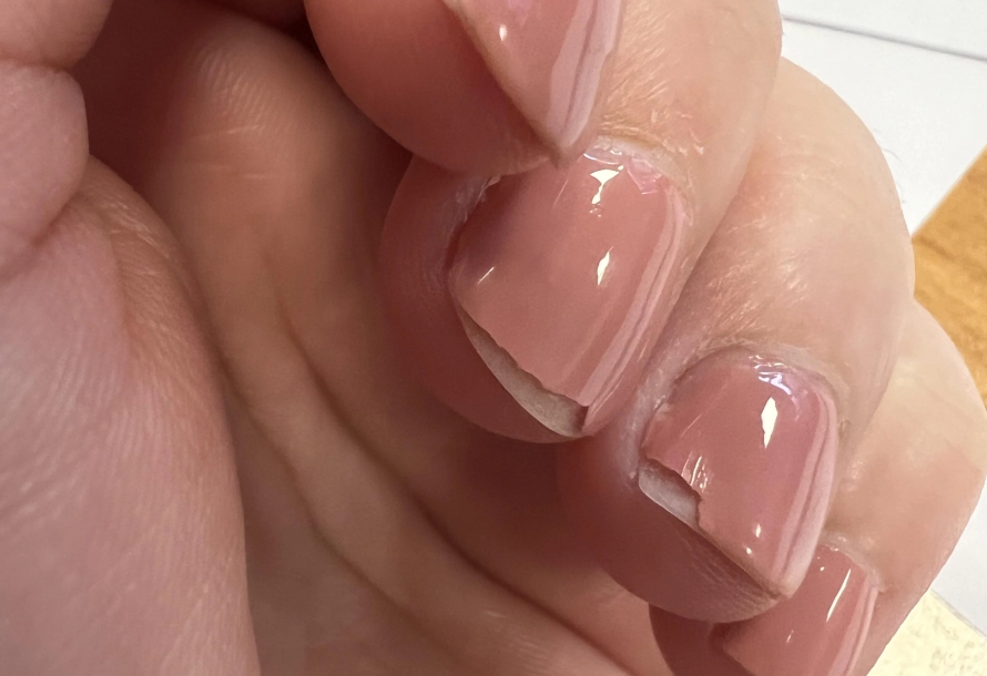 Vì Sao Sơn Gel 2 Ngày Bị Bong? Nguyên Nhân & Cách Khắc Phục Hiệu Quả